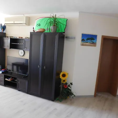 Wavetower غولدن ساندز